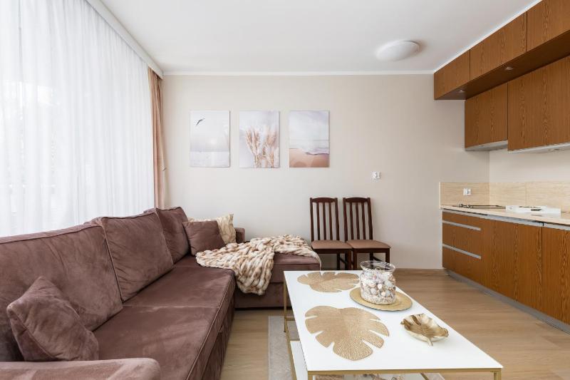 Apartamenty przy Promenadzie Villa Mistral II by Noclegi Renters - image 29