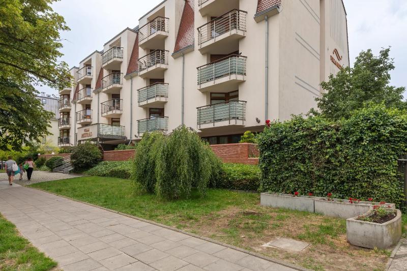 Apartamenty przy Promenadzie Villa Mistral II by Noclegi Renters - image 16
