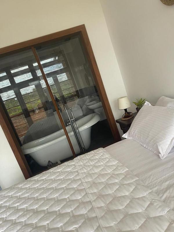 Deluxe Double Room with Balcony image 2