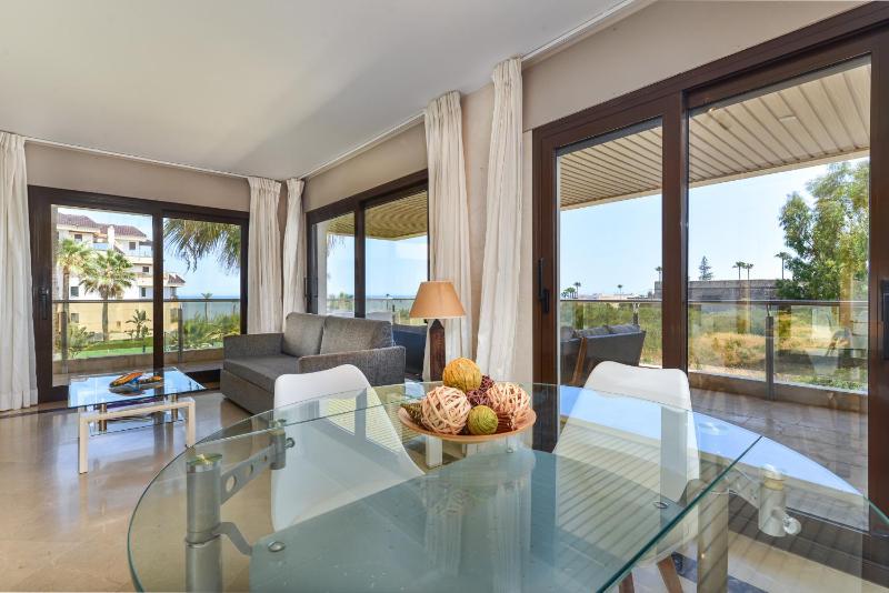 Marina Del Castillo 2076 - image 9