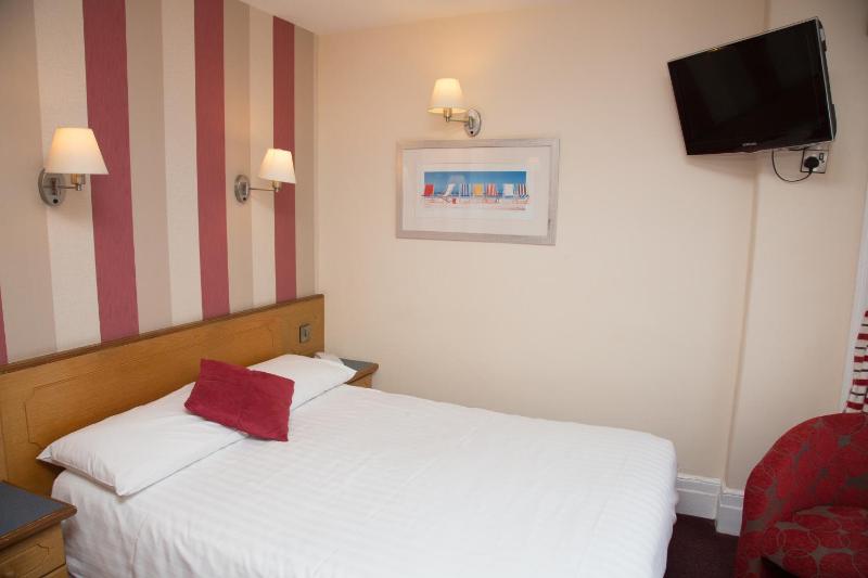 Standard Double Room image 3