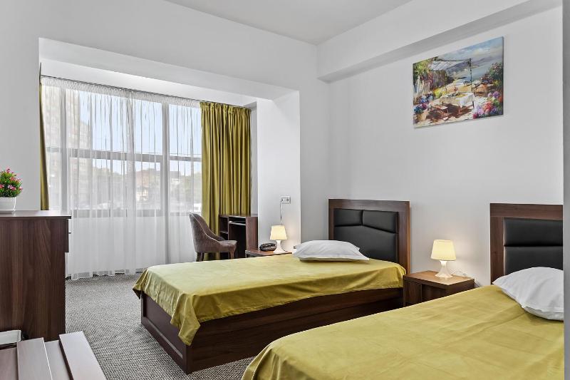 Twin Room image 1
