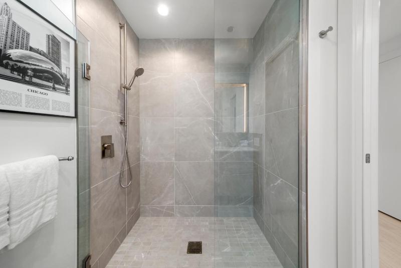 One Bedroom Suite image 3