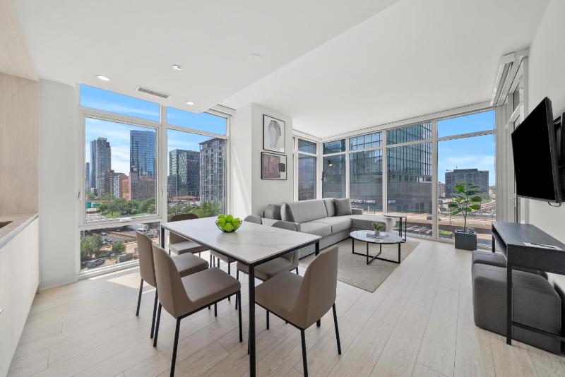 Three-Bedroom Suite image 2