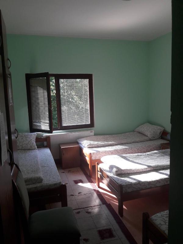 Quadruple Room with Private Bathroom image 3