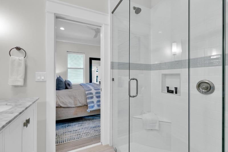 Kite One - Private bayside home with Pool and Hot Tub home - image 18