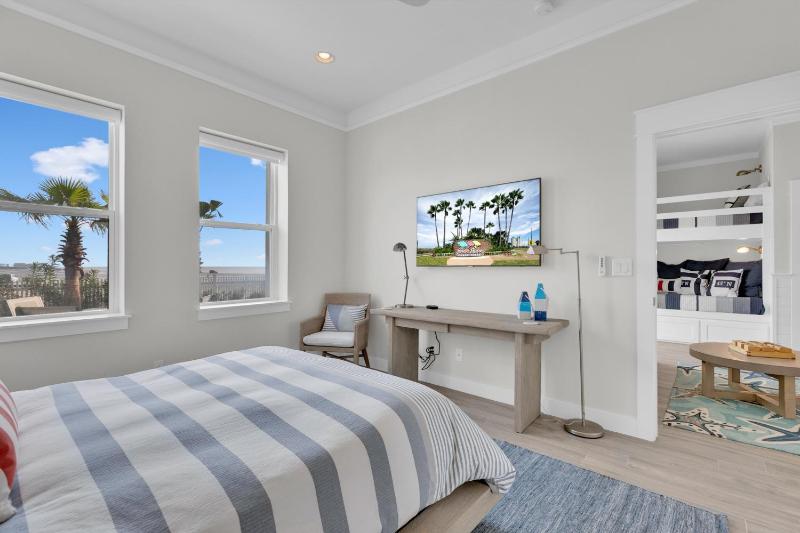Kite One - Private bayside home with Pool and Hot Tub home - image 40
