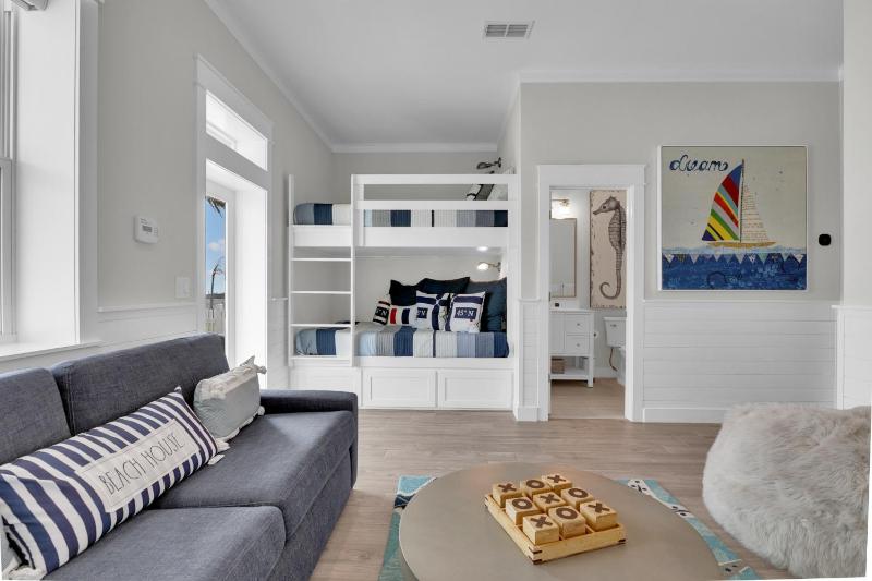 Kite One - Private bayside home with Pool and Hot Tub home - image 9