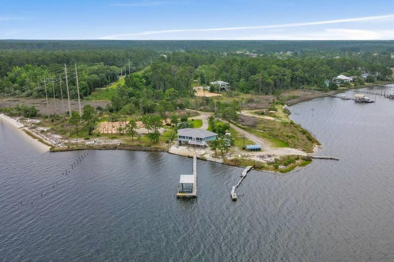 Bayview Private dock for your boat Dolphin Watch - image 40