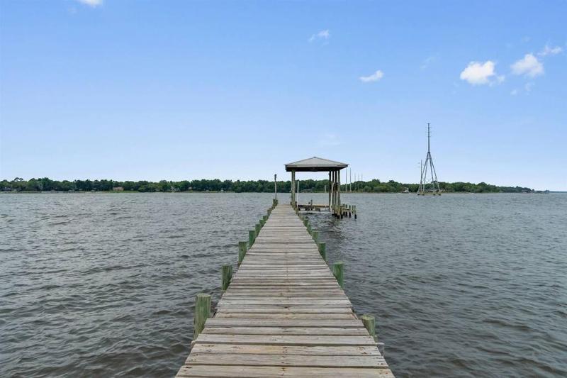 Bayview Private dock for your boat Dolphin Watch - image 19