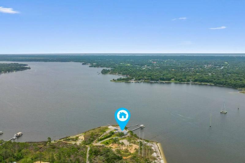 Bayview Private dock for your boat Dolphin Watch - image 35