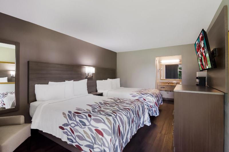 Superior Room with Two Queen Beds Non-Smoking image 4