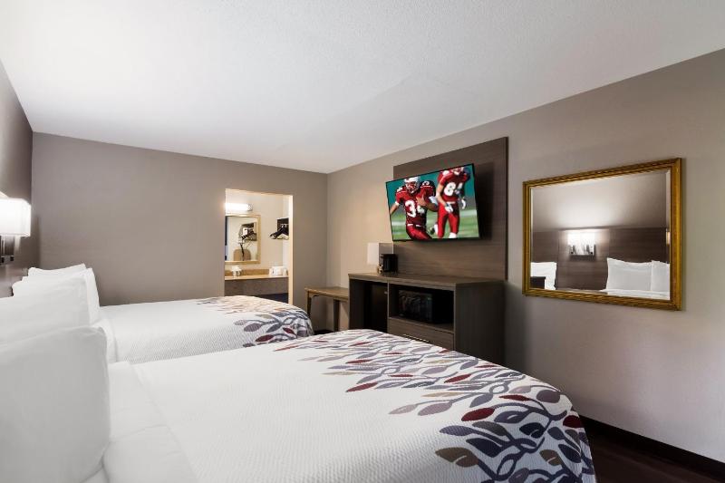 Superior Room with Two Queen Beds Non-Smoking image 3