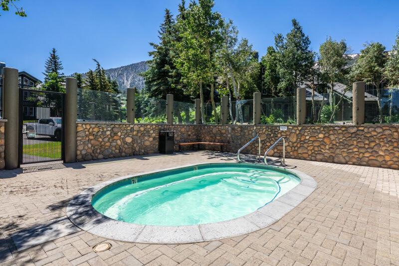 Updated 3 Bedroom 3 Bathroom Snowcreek Phase V #884 Sleeps 6 - image 35
