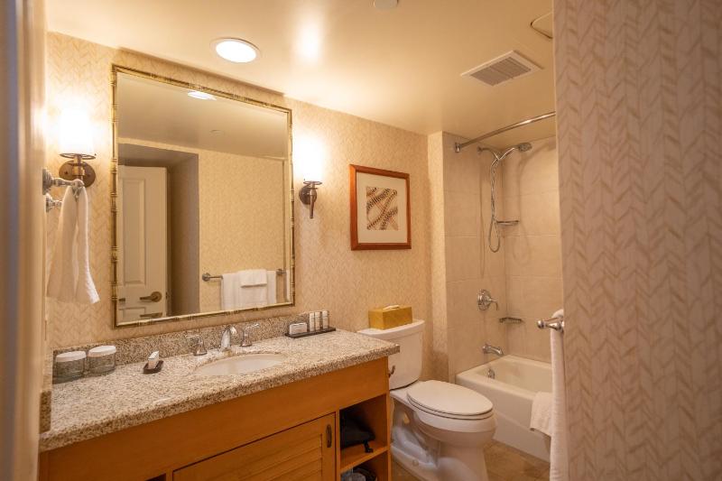 King Suite with Ocean View image 2