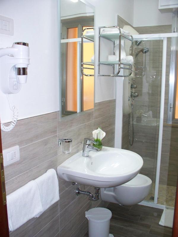 Superior Two-Bedroom Apartment with Balcony - Annex image 4