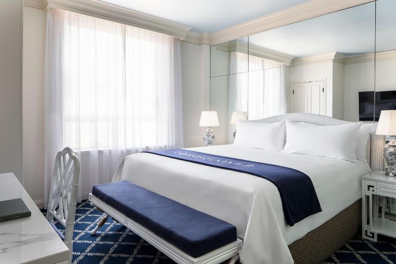 King Room with City View image 3