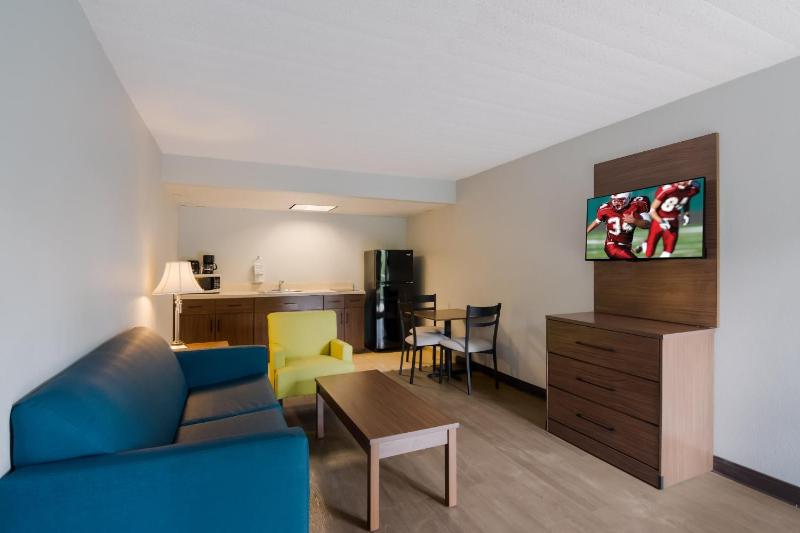 Suite King Non-Smoking image 4