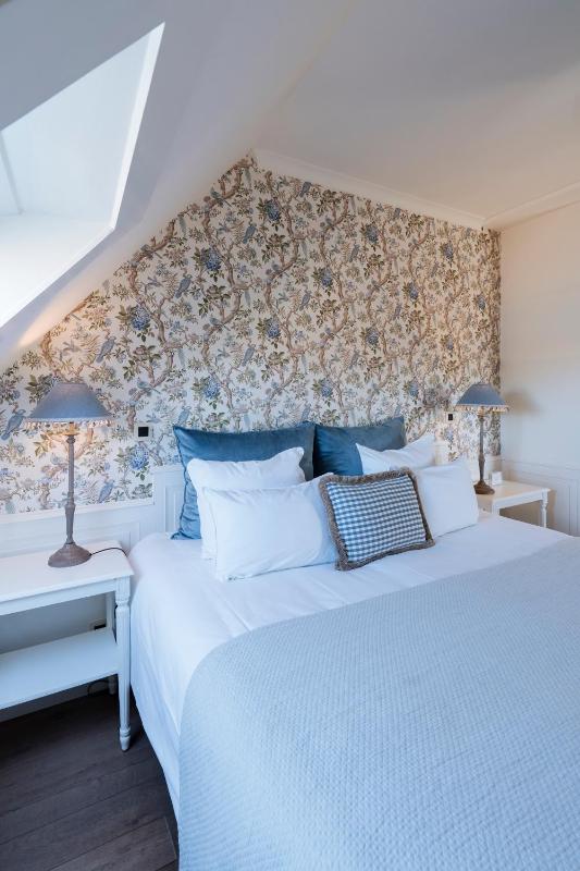 Charming Room image 1