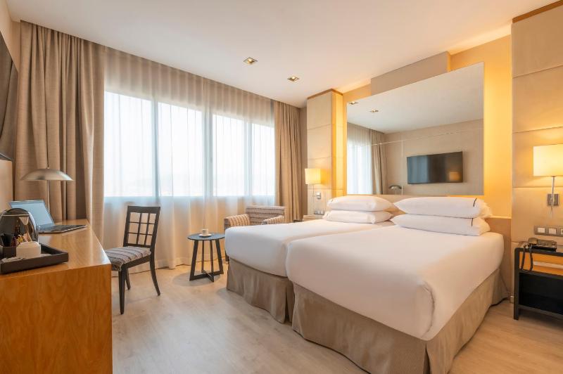 Standard Double or Twin Room image 1