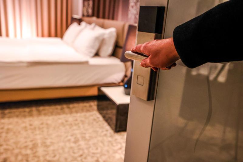 Standard Double or Twin Room image 4