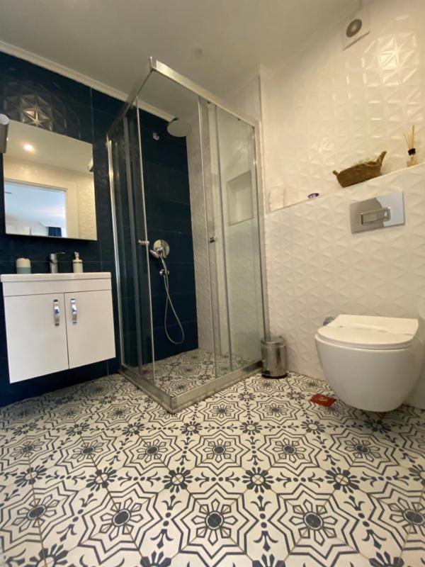 Standard Twin Room image 3