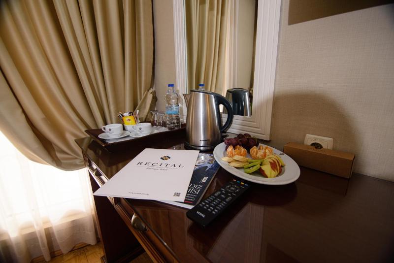 Standard Triple Room image 2