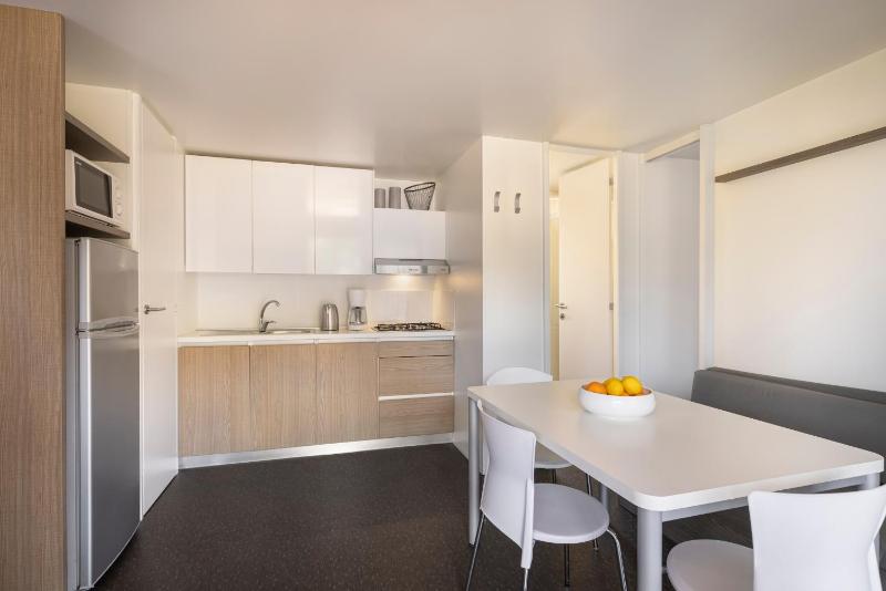 Premium Family Three-Bedroom Mobile Home image 2