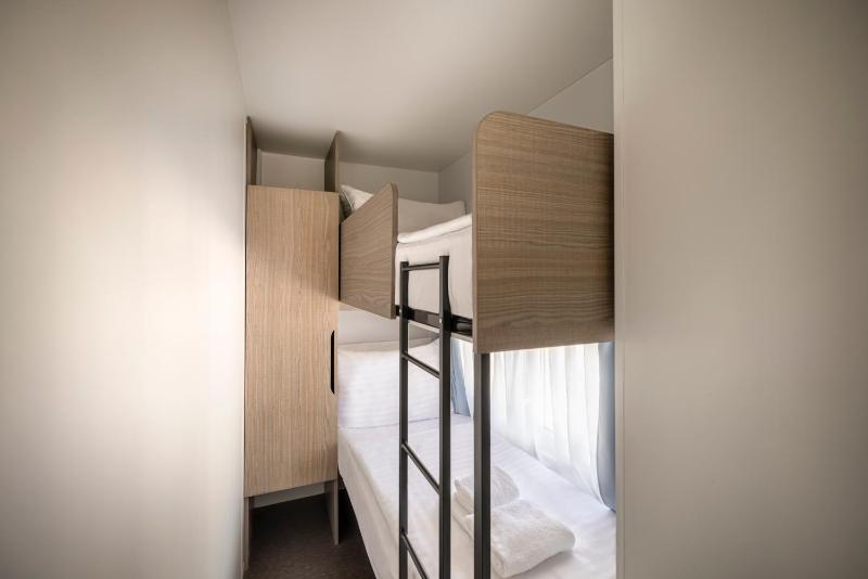 Premium Family Three-Bedroom Mobile Home image 3