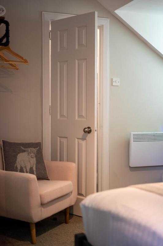 Double Room image 4