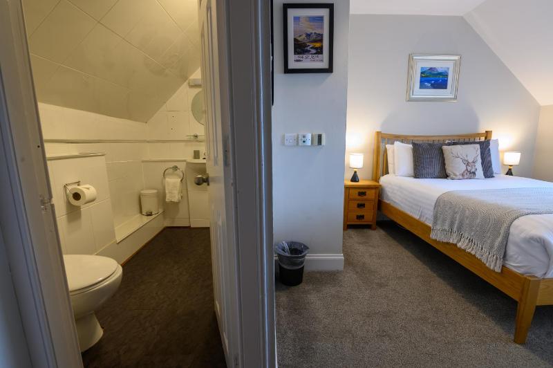Double Room with Sea View image 3