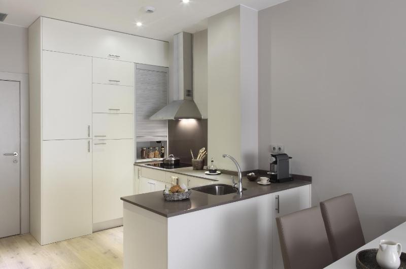 Luxury Suite with views to La Rambla image 2