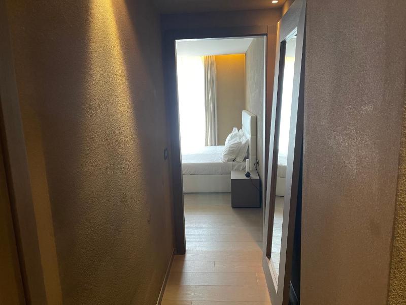 Double or Twin Room with Lake View image 1