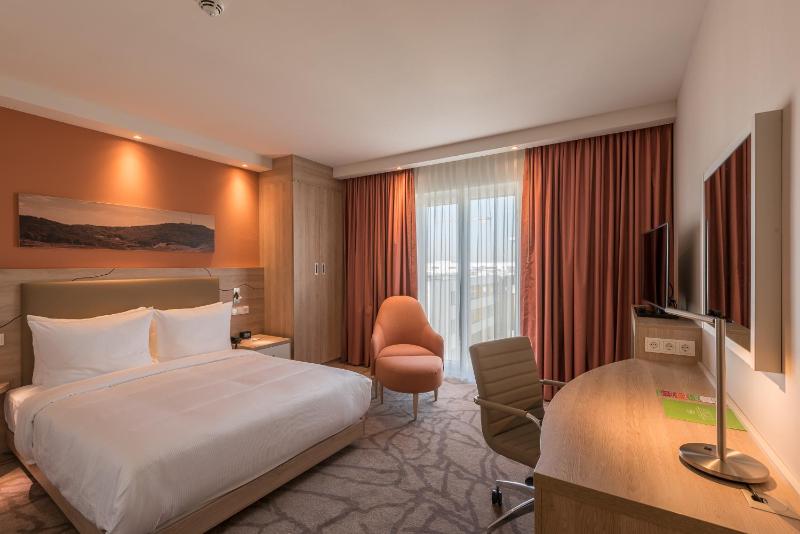 Queen Room - Mobility Access image 3