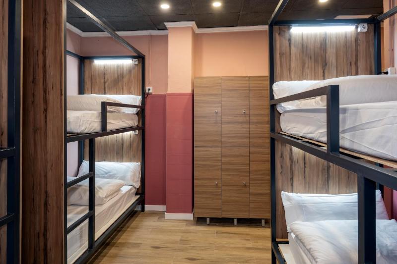 SOM Hostel Valencia - image 2