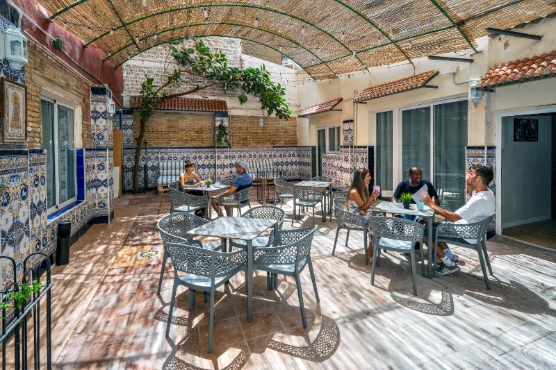 SOM Hostel Valencia - image 1