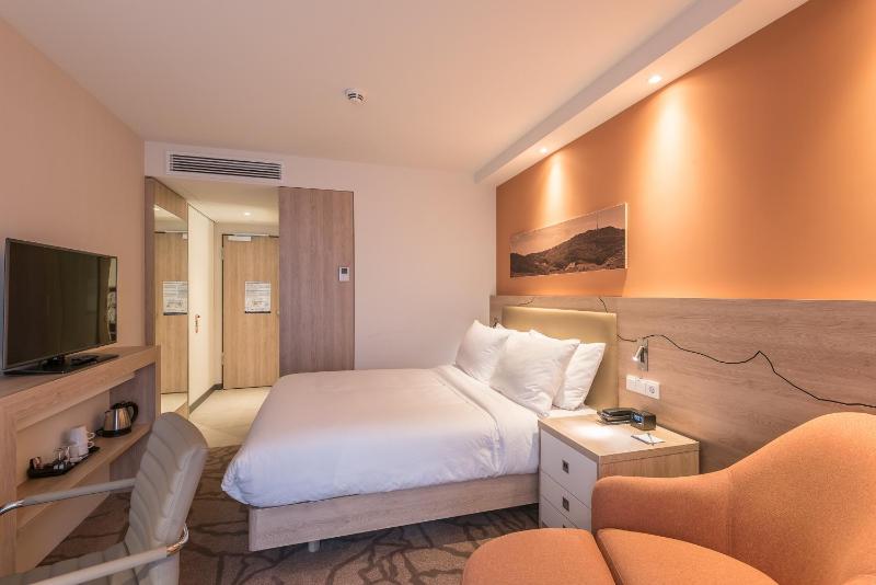Family Connecting Rooms image 1