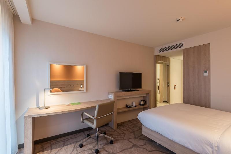 Family Connecting Rooms image 4