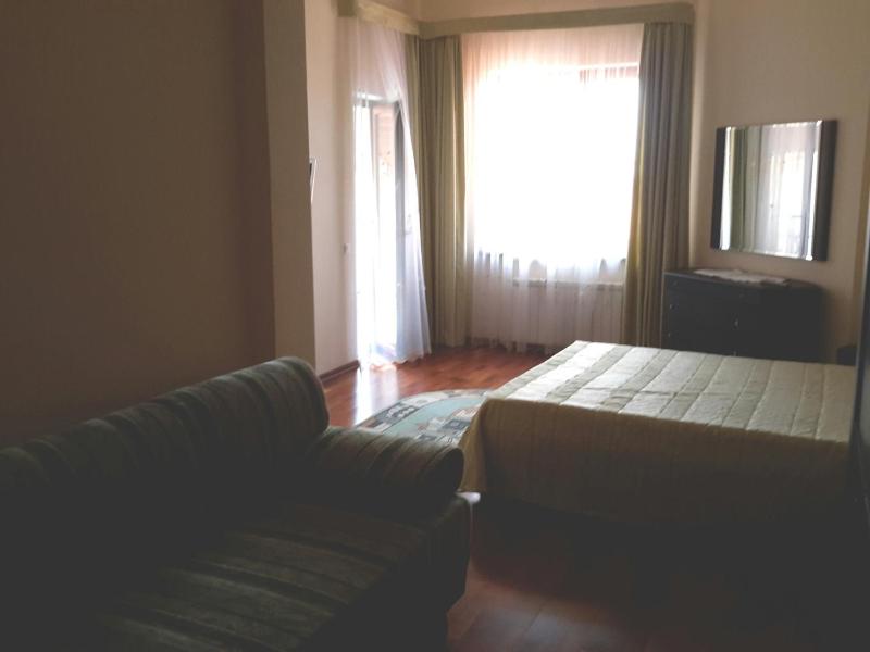 Family Suite with Balcony image 3