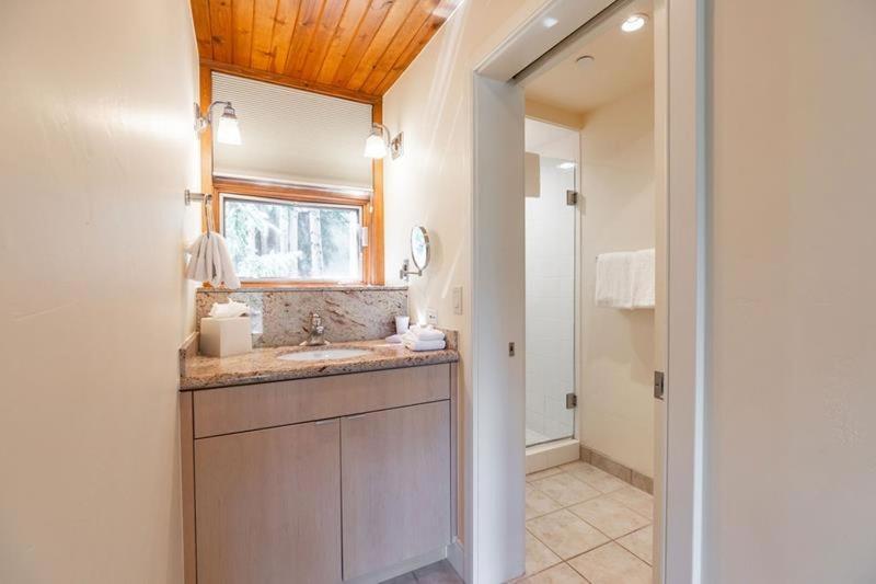 Three-Bedroom Apartment image 4