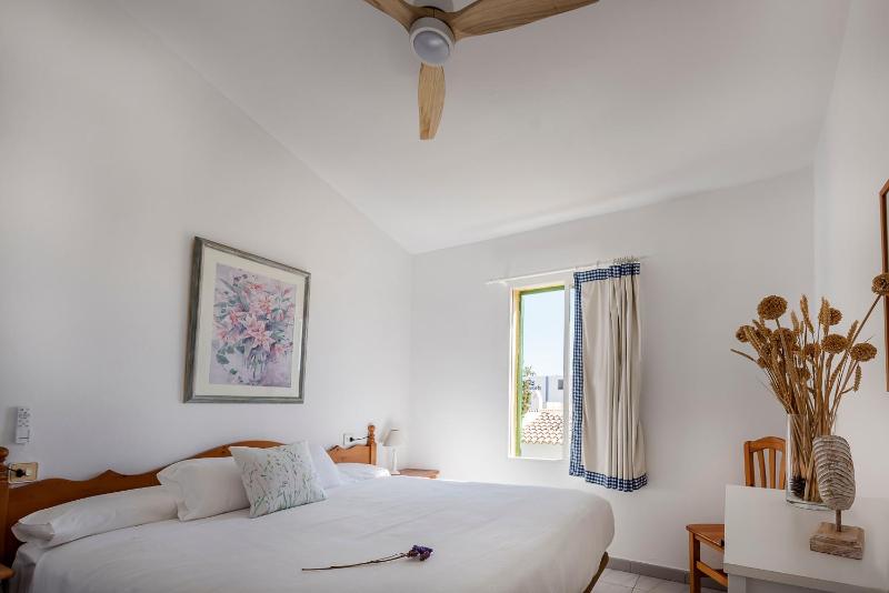 One-Bedroom Apartment with Air Conditioning (2 Adults + 2 Children) image 4