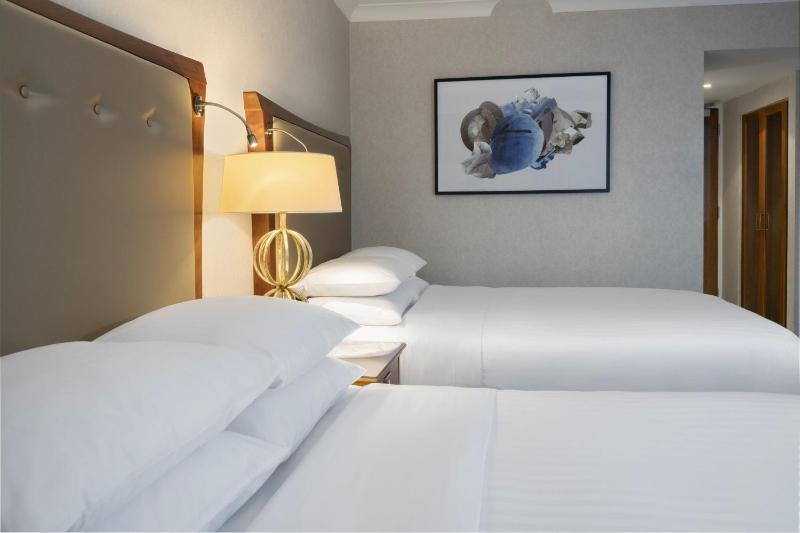 Deluxe Double Room with Two Double Beds image 3