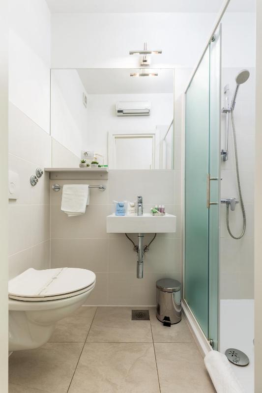 Superior Double or Twin Room with City View image 2
