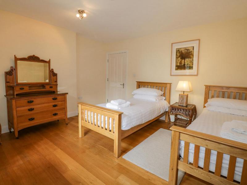 Orchard House - image 32