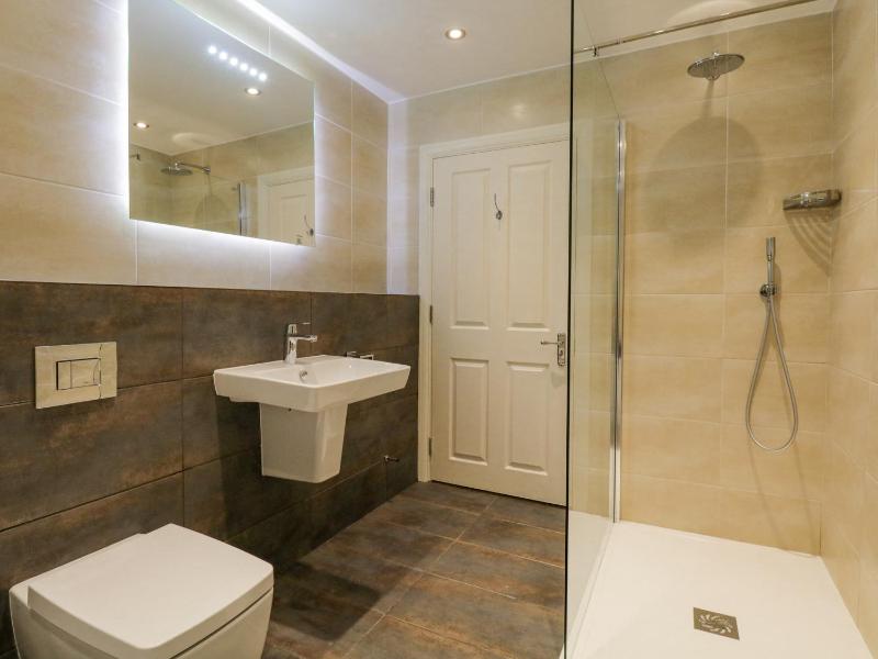 Orchard House - image 26
