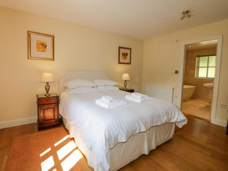 Orchard House - image 31