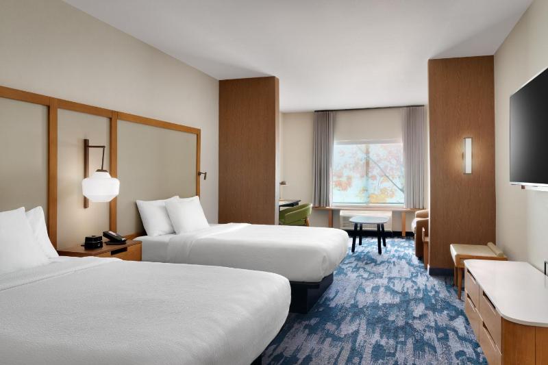 Suite, Two Queen Beds and Sofa bed image 4
