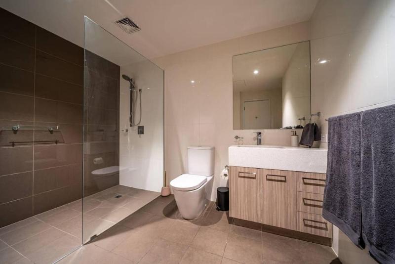 Divinity on Morphett - CBD Living with Skyline Views - image 15