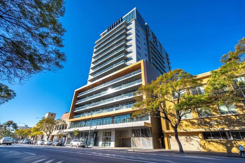 Divinity on Morphett - CBD Living with Skyline Views - image 6