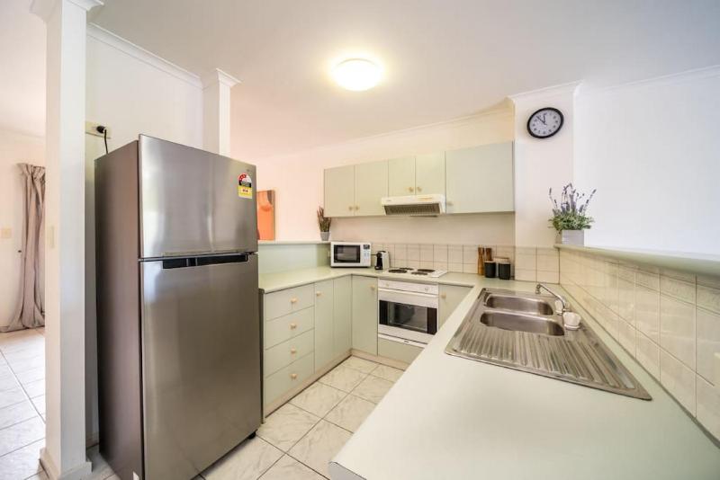 Sage on Bewes - Relaxed CBD Base with Tennis Court - image 11
